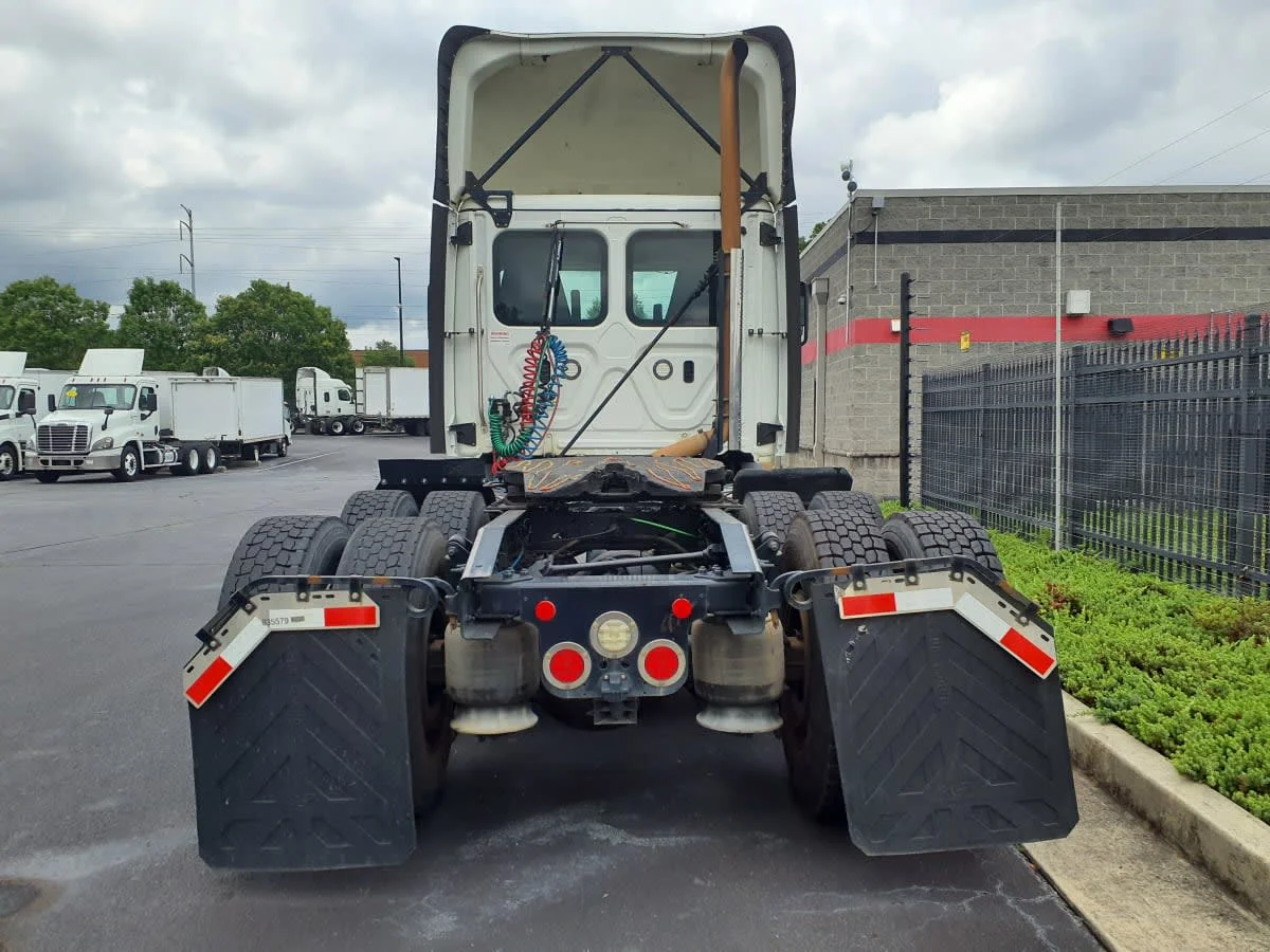 2019 Freightliner Cascadia in Atlanta, GA — photo 5