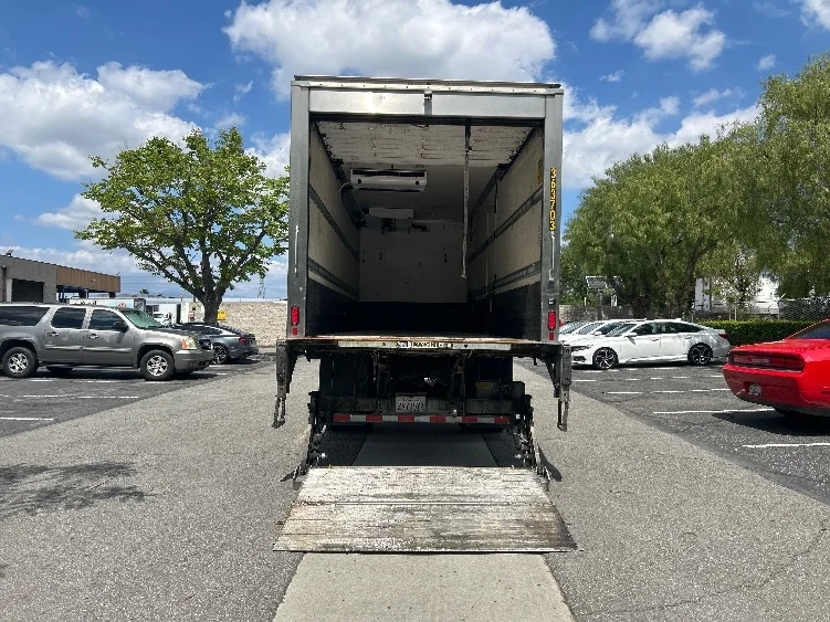 2020 Freightliner M2 106 - image 9