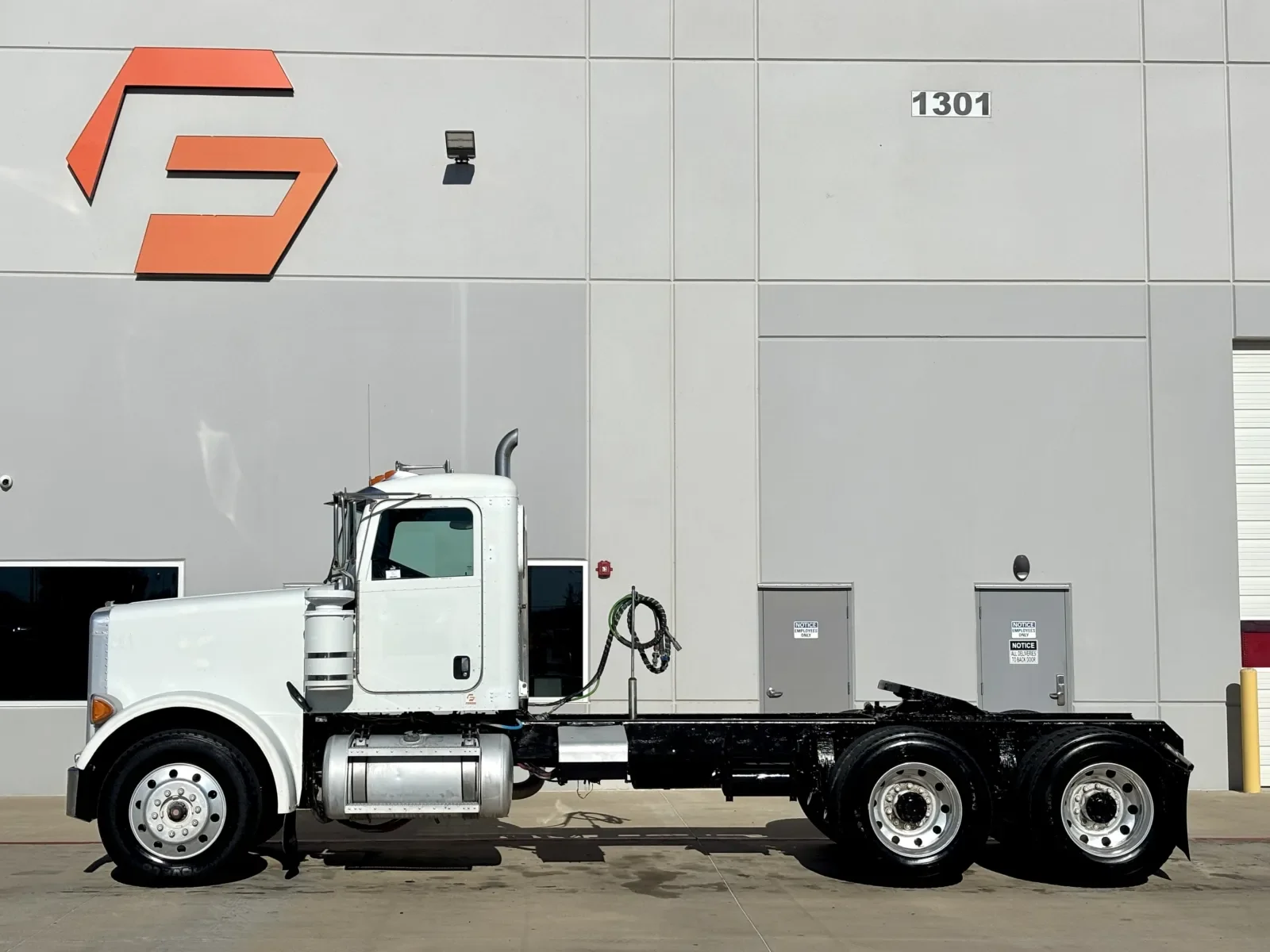 2007 Peterbilt in Hutchins, TX — photo 4