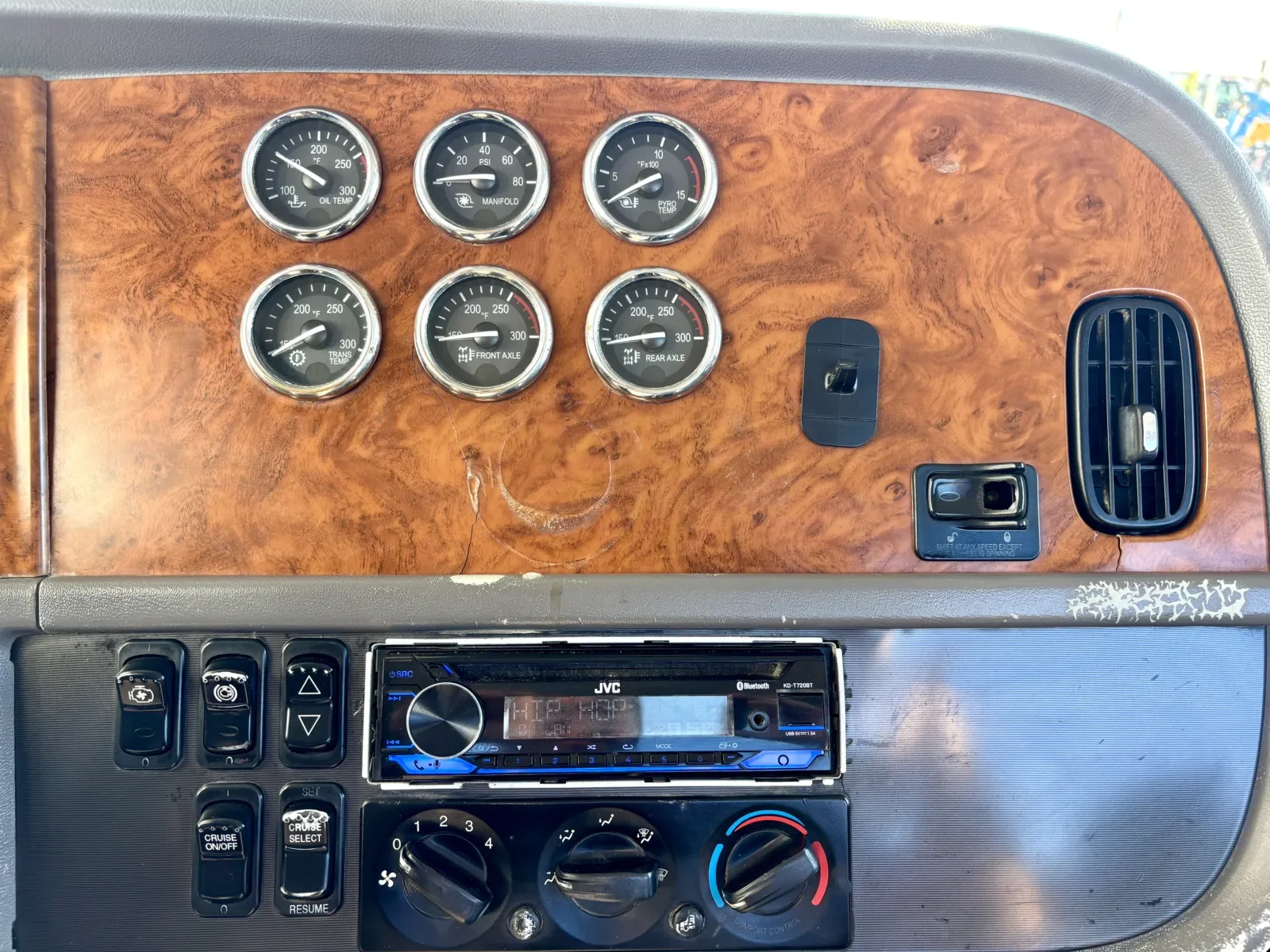 2007 Peterbilt in Hutchins, TX — photo 18