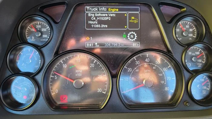 2020 Peterbilt 579 — photo 21