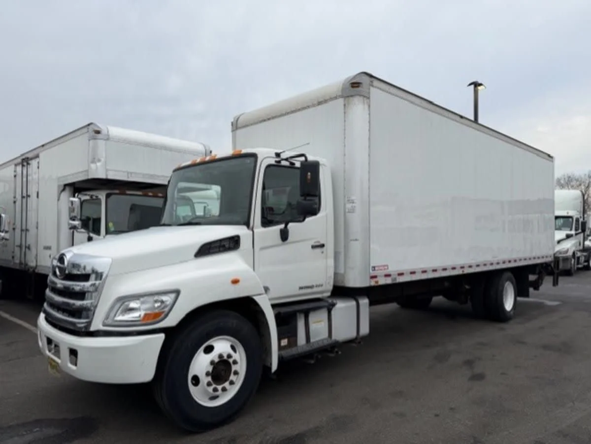 2017 Hino 268 in Farmingdale, NY