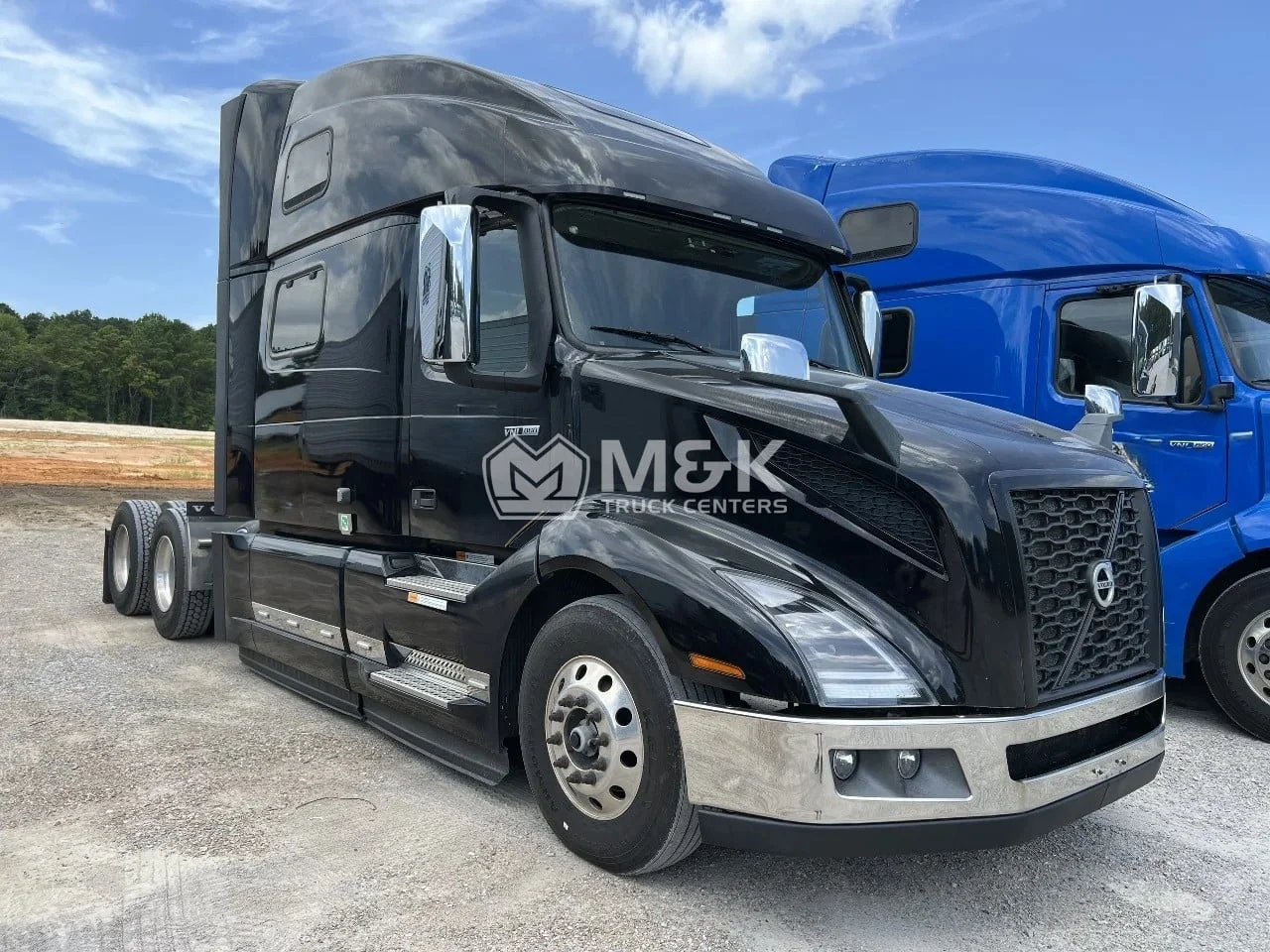 2024 Volvo VNL 860 in West Newton, PA