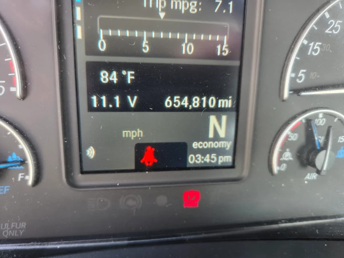 2021 Freightliner Cascadia - image 9