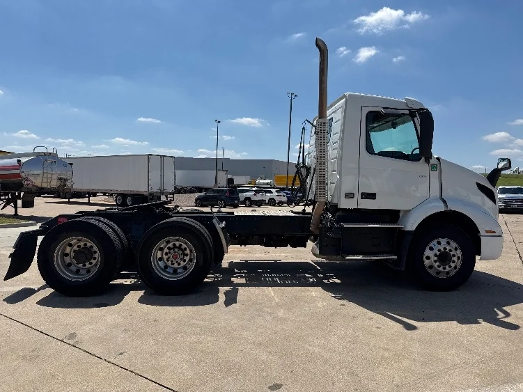 2022 Volvo in Grand Prairie, TX — photo 8
