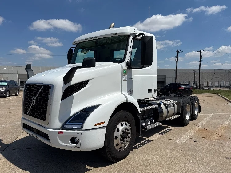 2022 Volvo in Grand Prairie, TX — photo 3