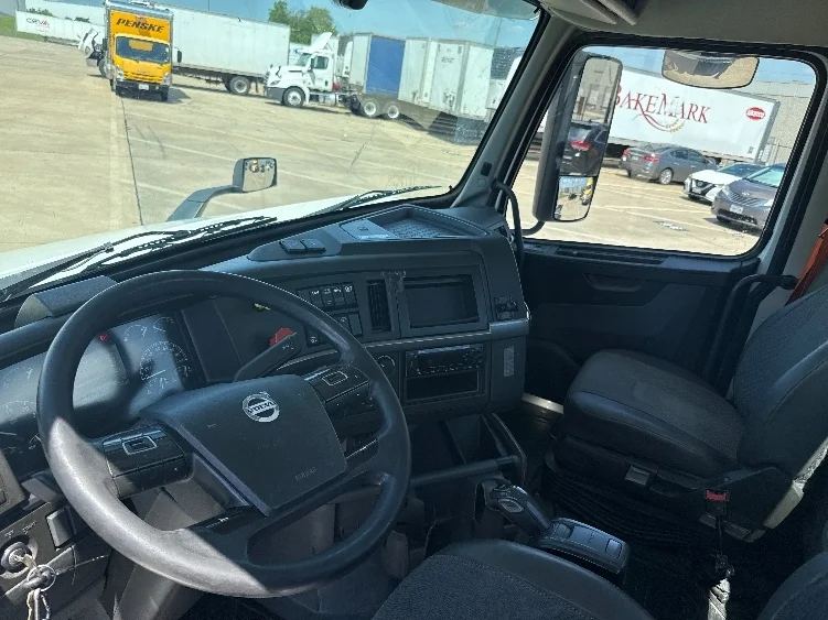 2022 Volvo in Grand Prairie, TX — photo 10
