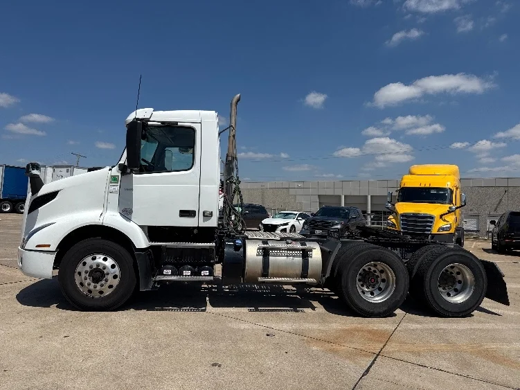 2022 Volvo in Grand Prairie, TX — photo 4