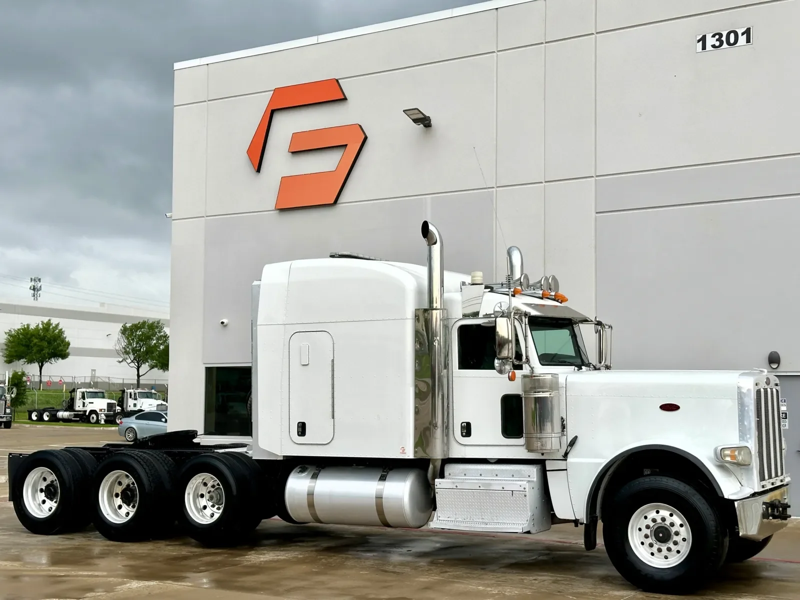 2016 Peterbilt 389 in Hutchins, TX