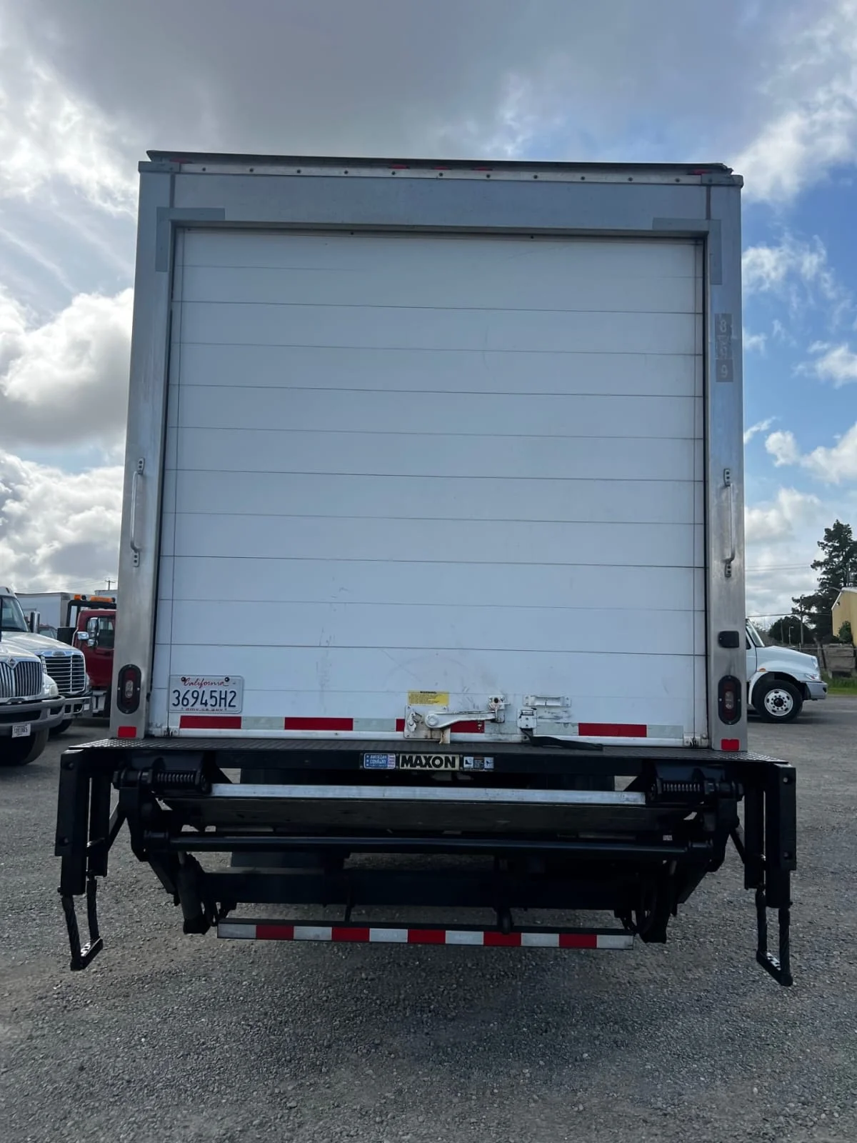 2018 Freightliner M2 106 - image 5