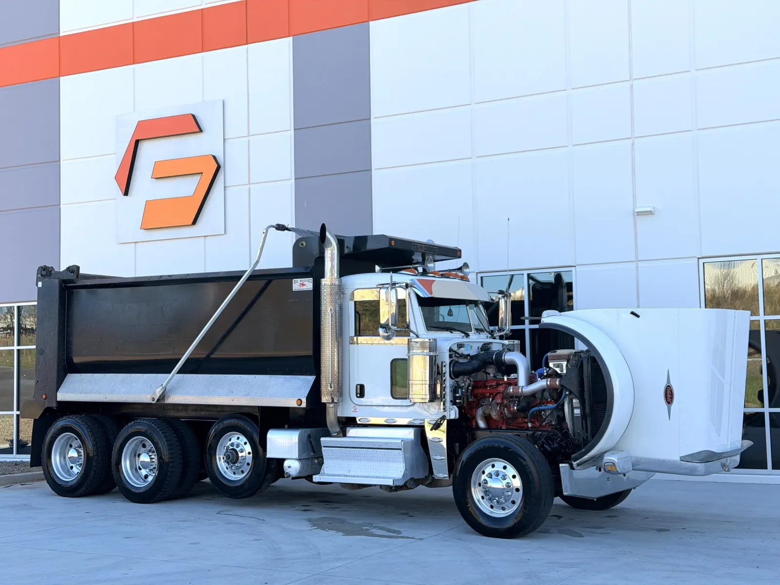 2021 Peterbilt 389 - image 10