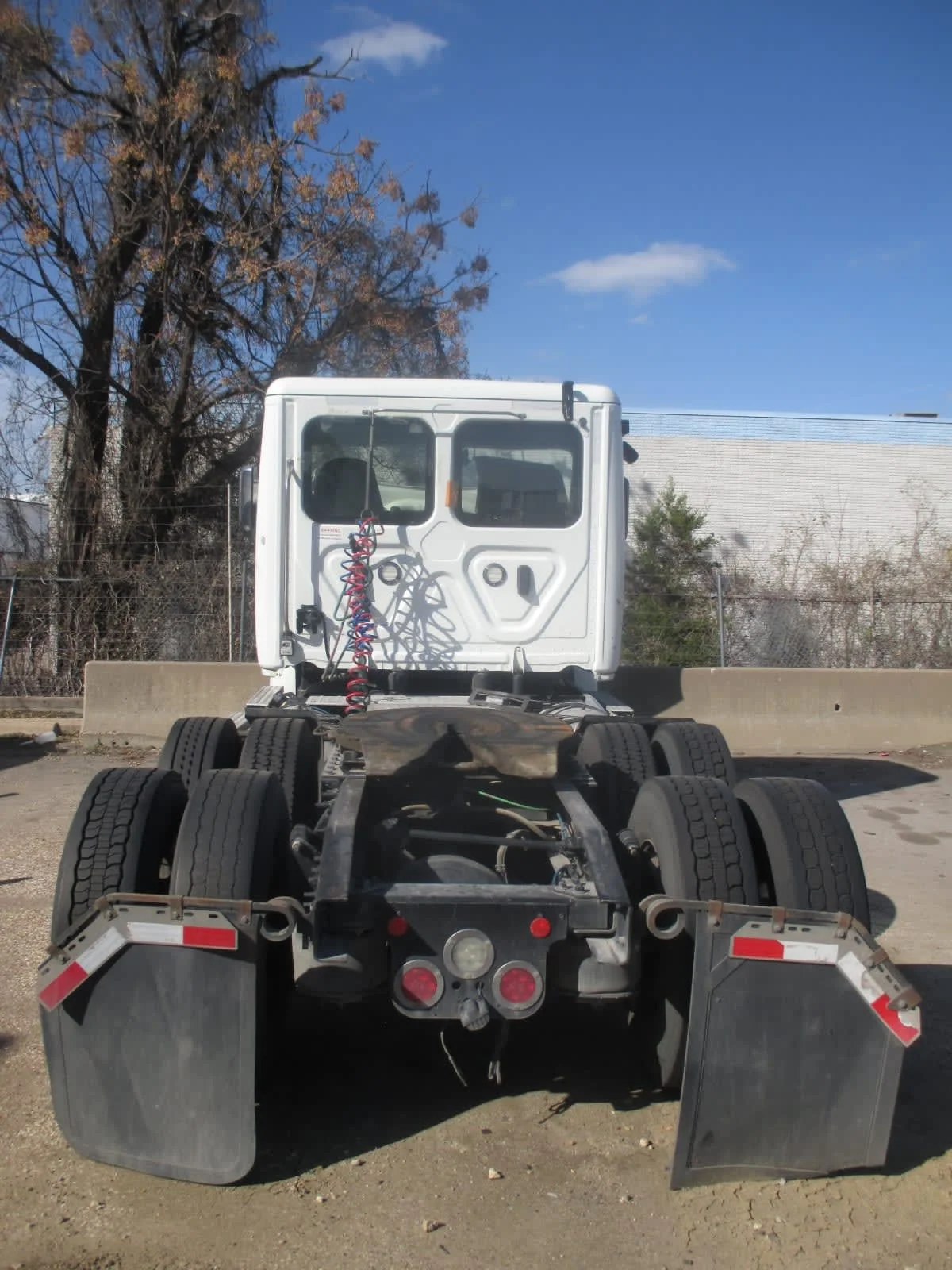 2020 Freightliner Cascadia - image 3
