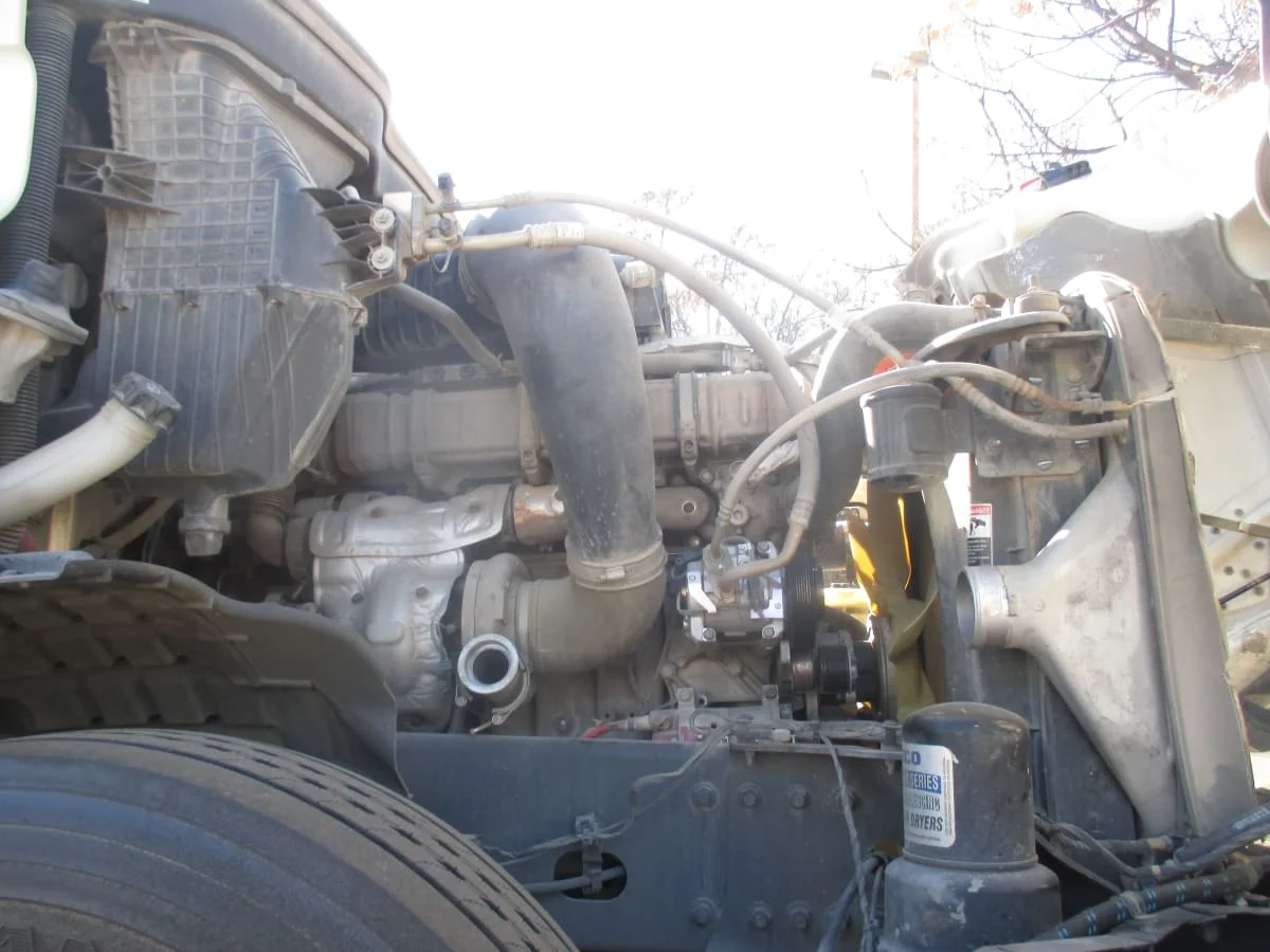 2020 Freightliner Cascadia - image 8