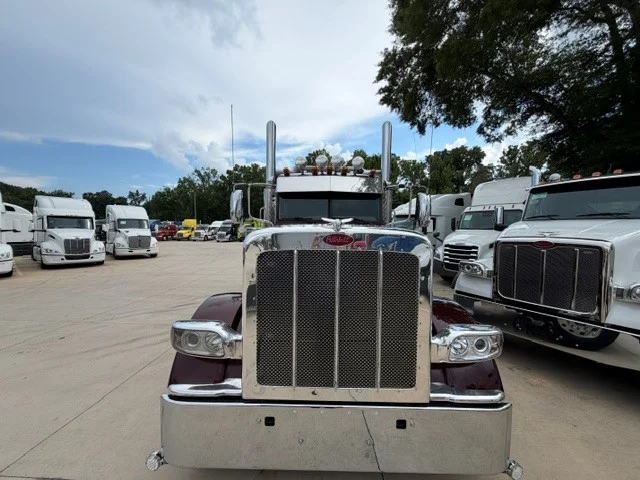 2023 Peterbilt 389 in Greensboro, NC — photo 2