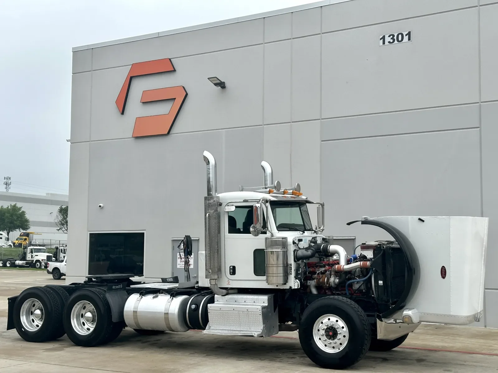 2013 Peterbilt 388 in Hutchins, TX — photo 9
