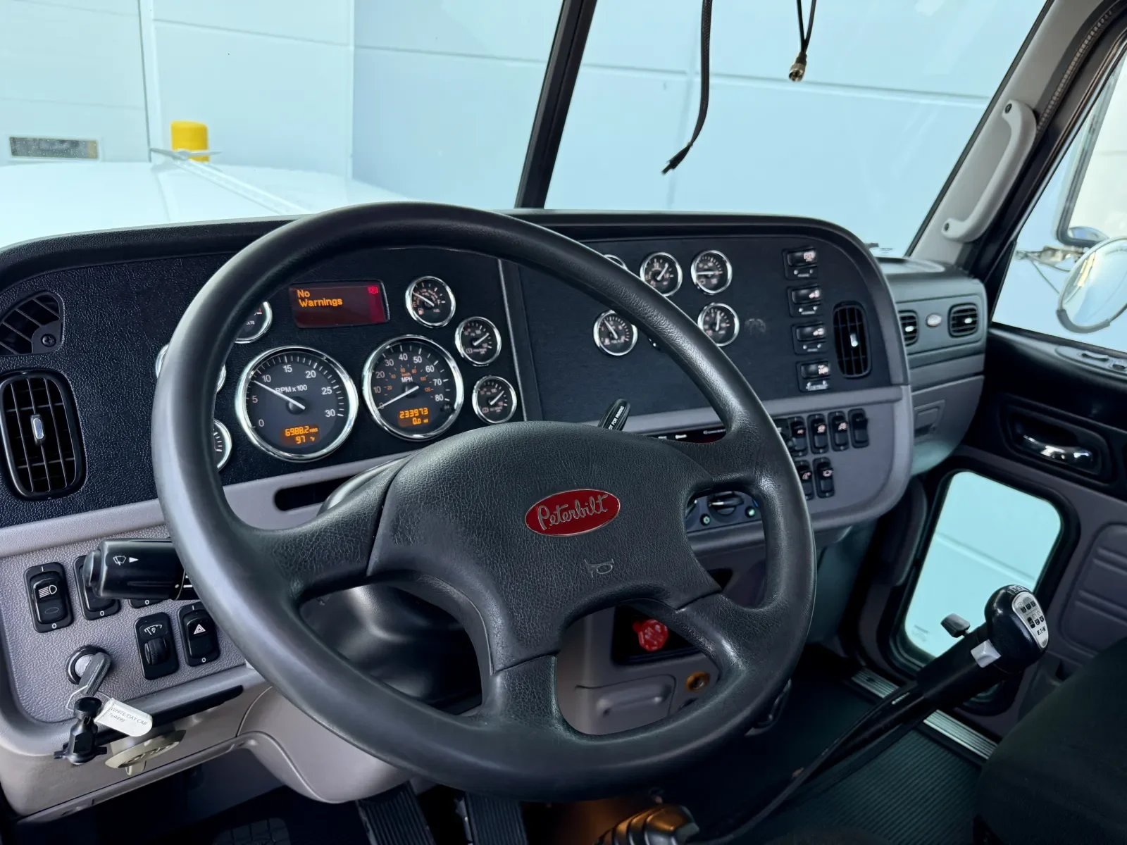 2022 Peterbilt 389 - image 15