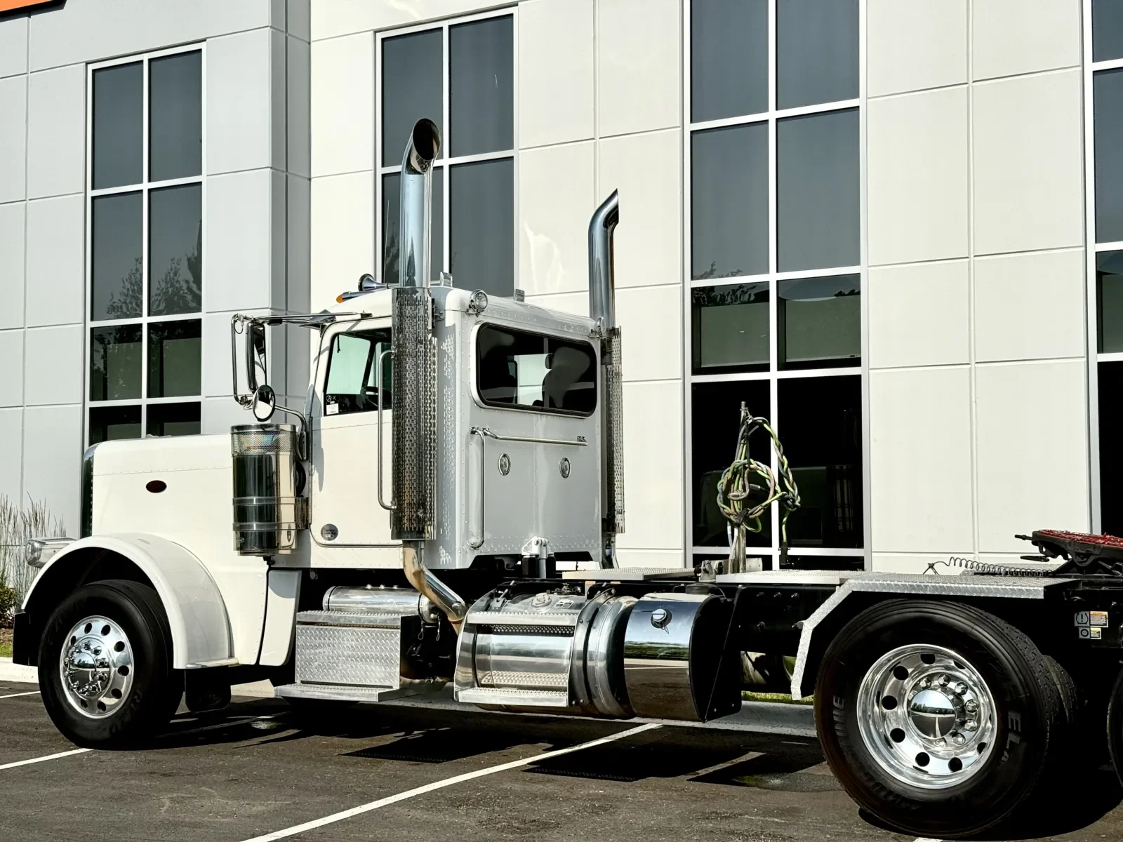2022 Peterbilt 389 in New Lenox, IL — photo 8