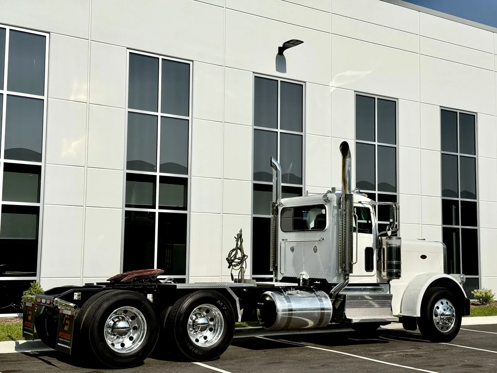 2022 Peterbilt 389 - image 5