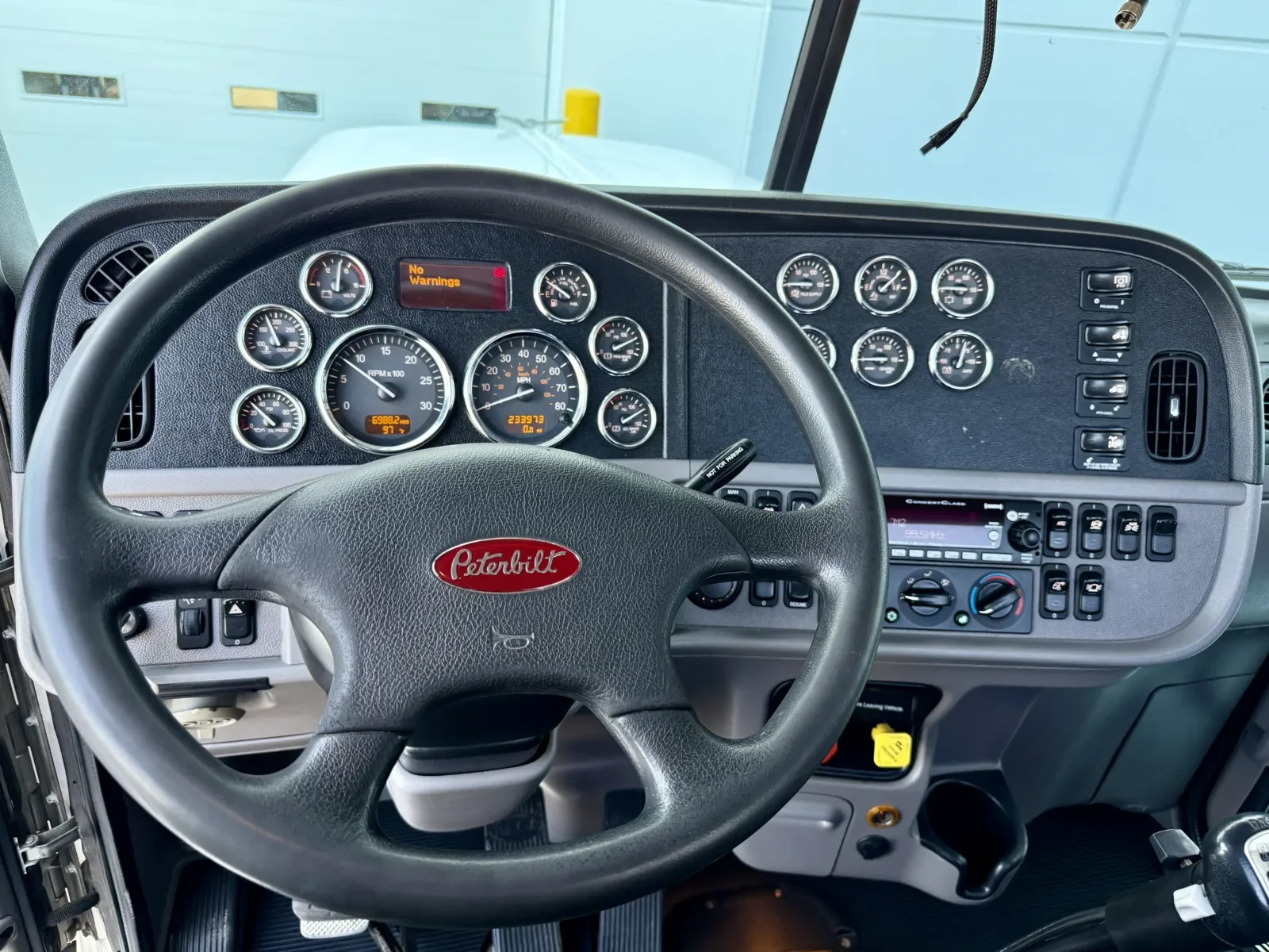 2022 Peterbilt 389 - image 16