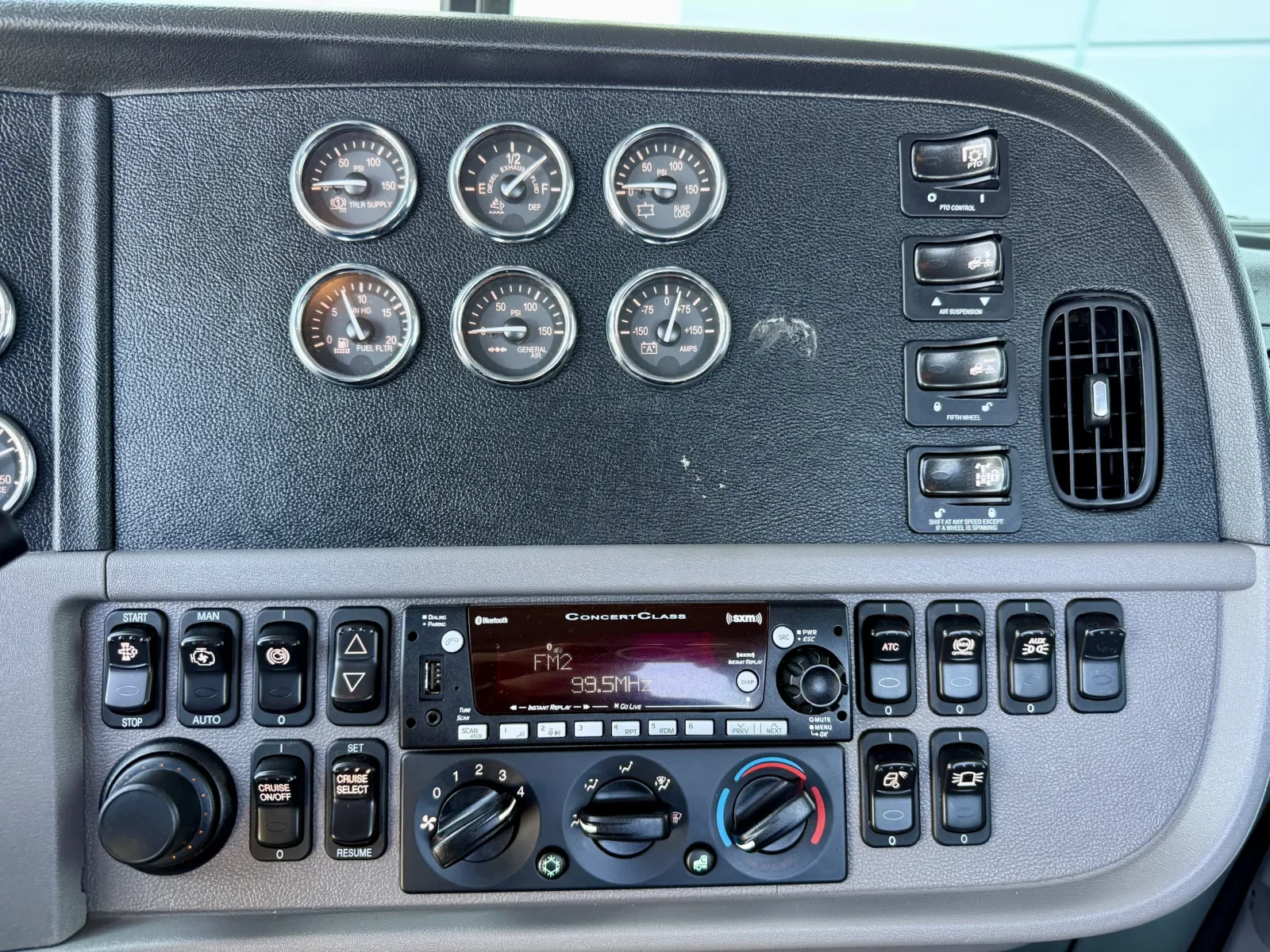 2022 Peterbilt 389 in New Lenox, IL — photo 18