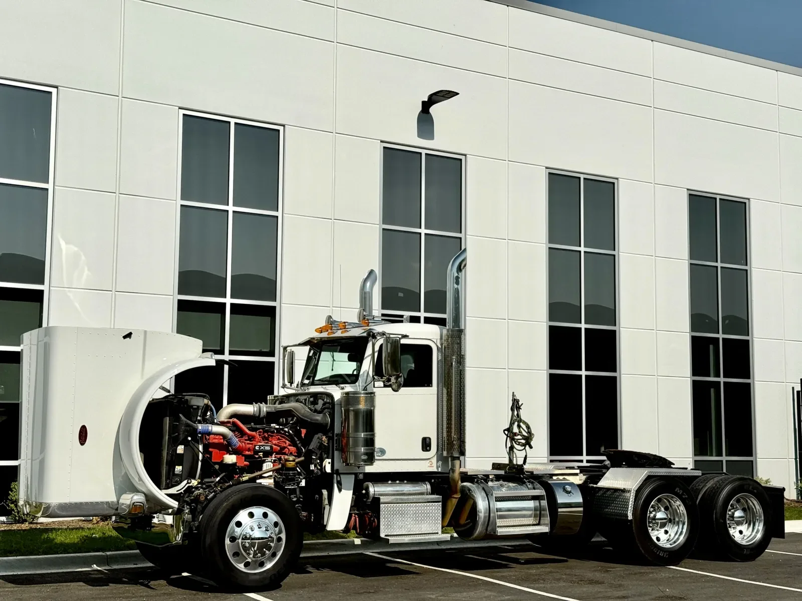 2022 Peterbilt 389 - image 10