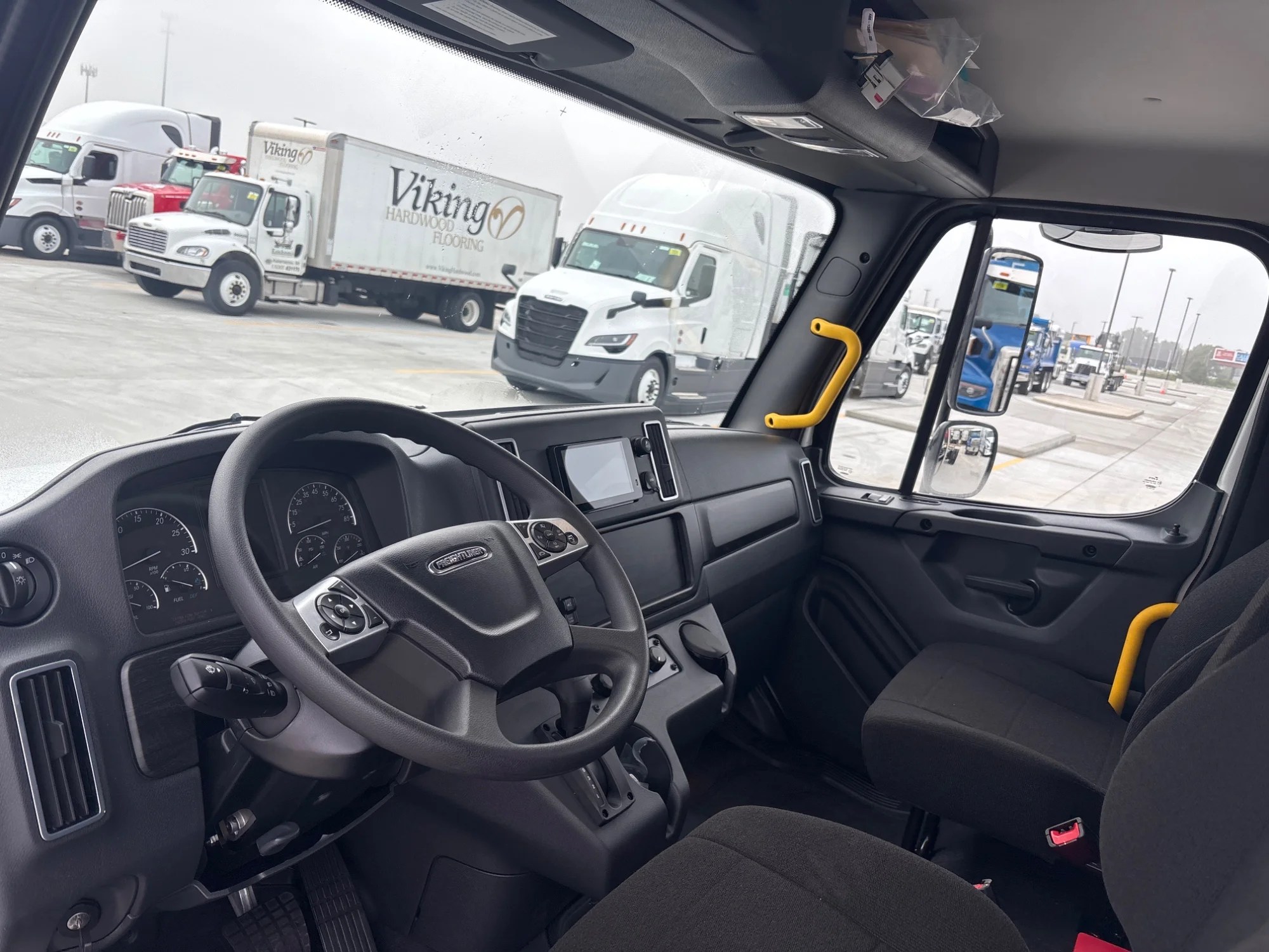 2027 Freightliner M2 106 in Indianapolis, IN — photo 5