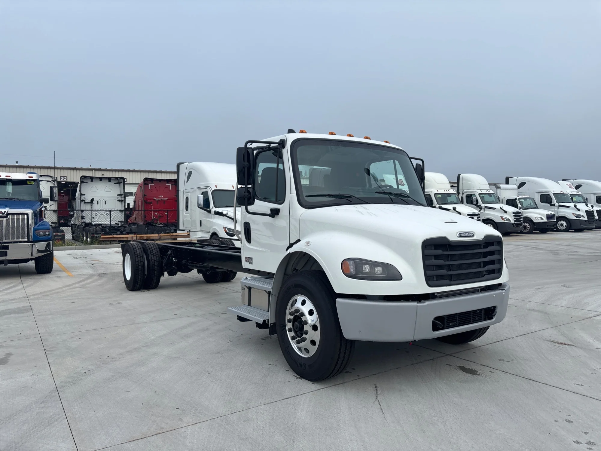 2027 Freightliner M2 106 in Indianapolis, IN — photo 3