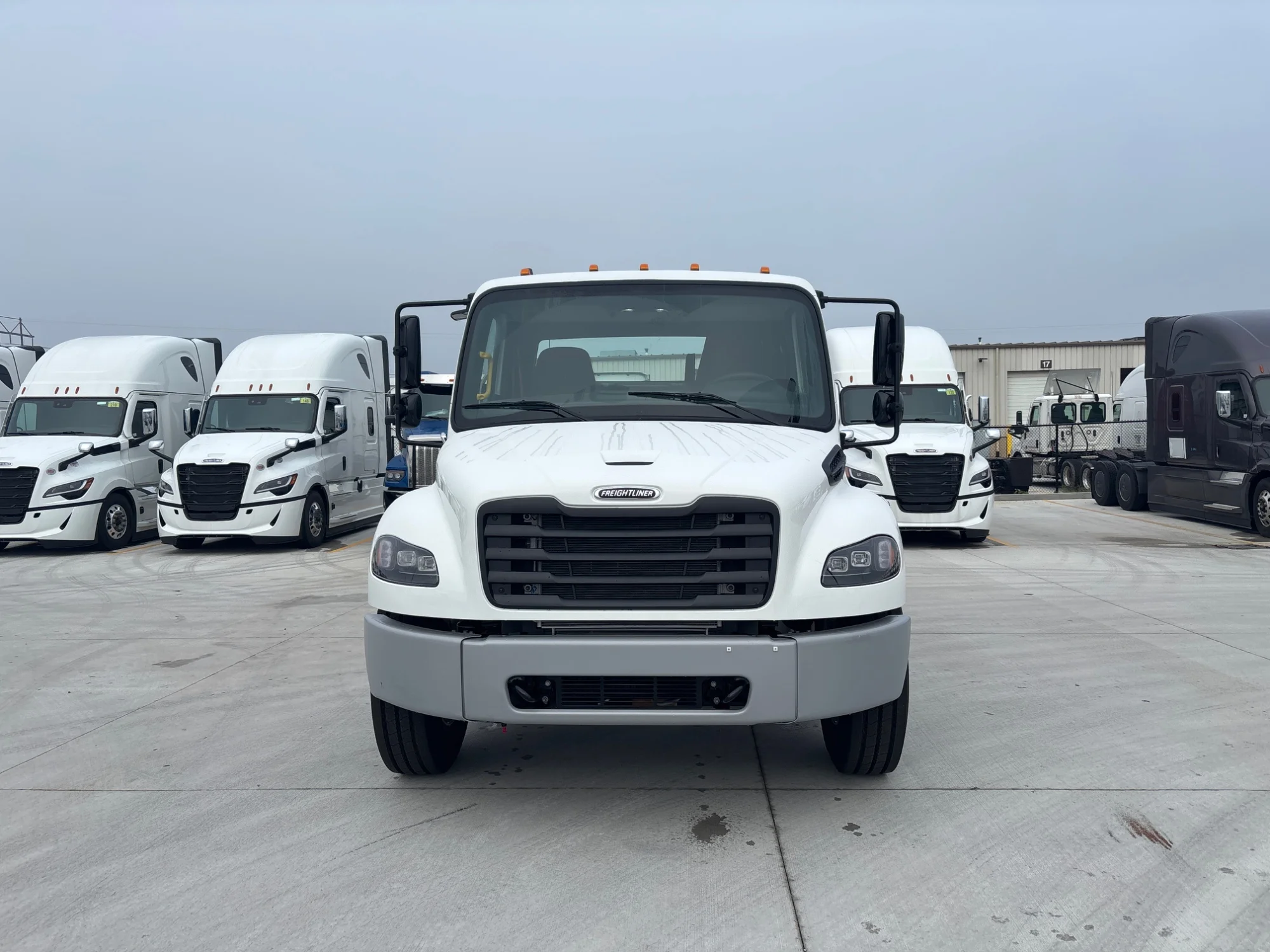 2027 Freightliner M2 106 in Indianapolis, IN — photo 2