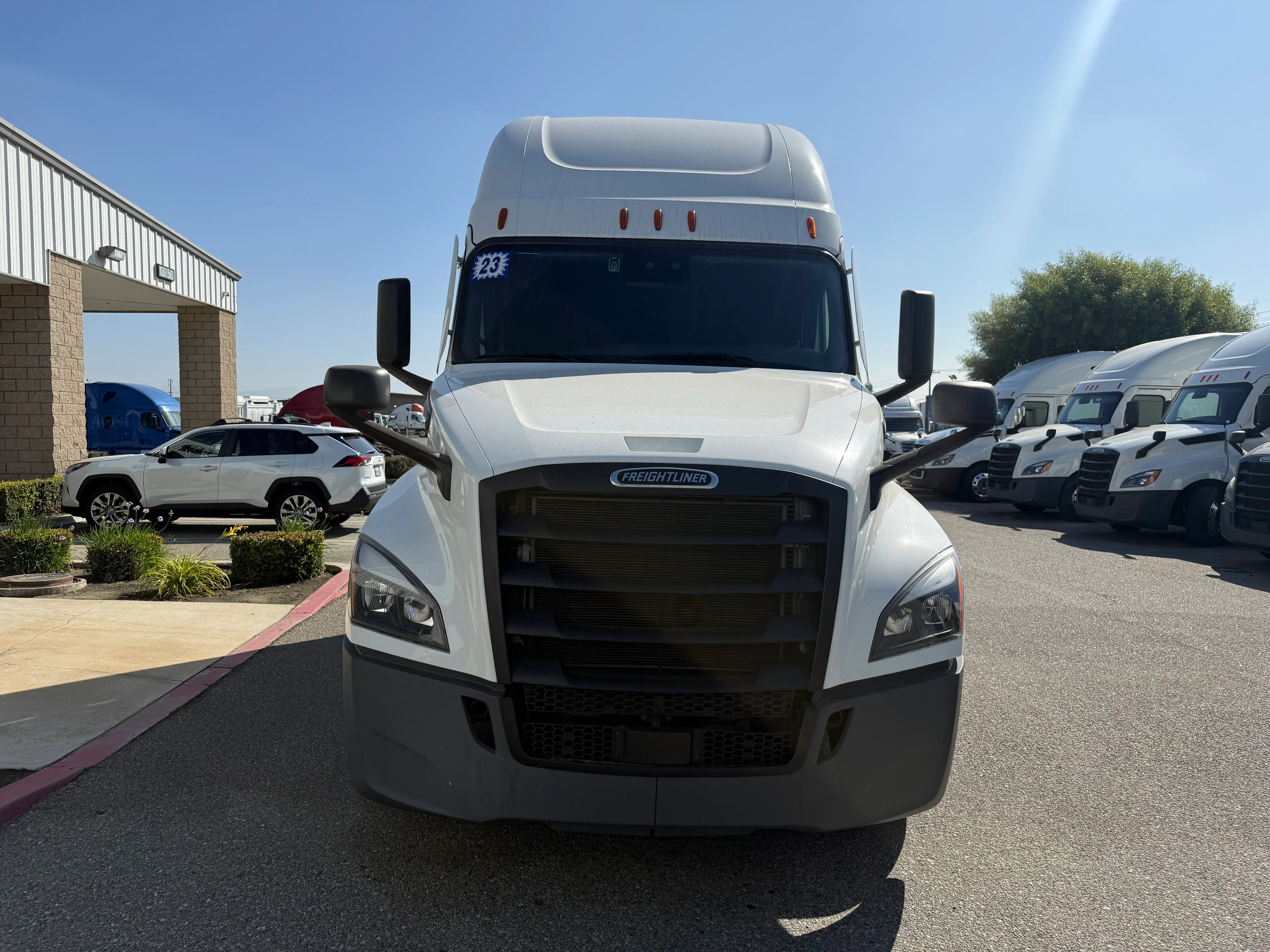 2023 Freightliner Cascadia in Fontana, CA — photo 2