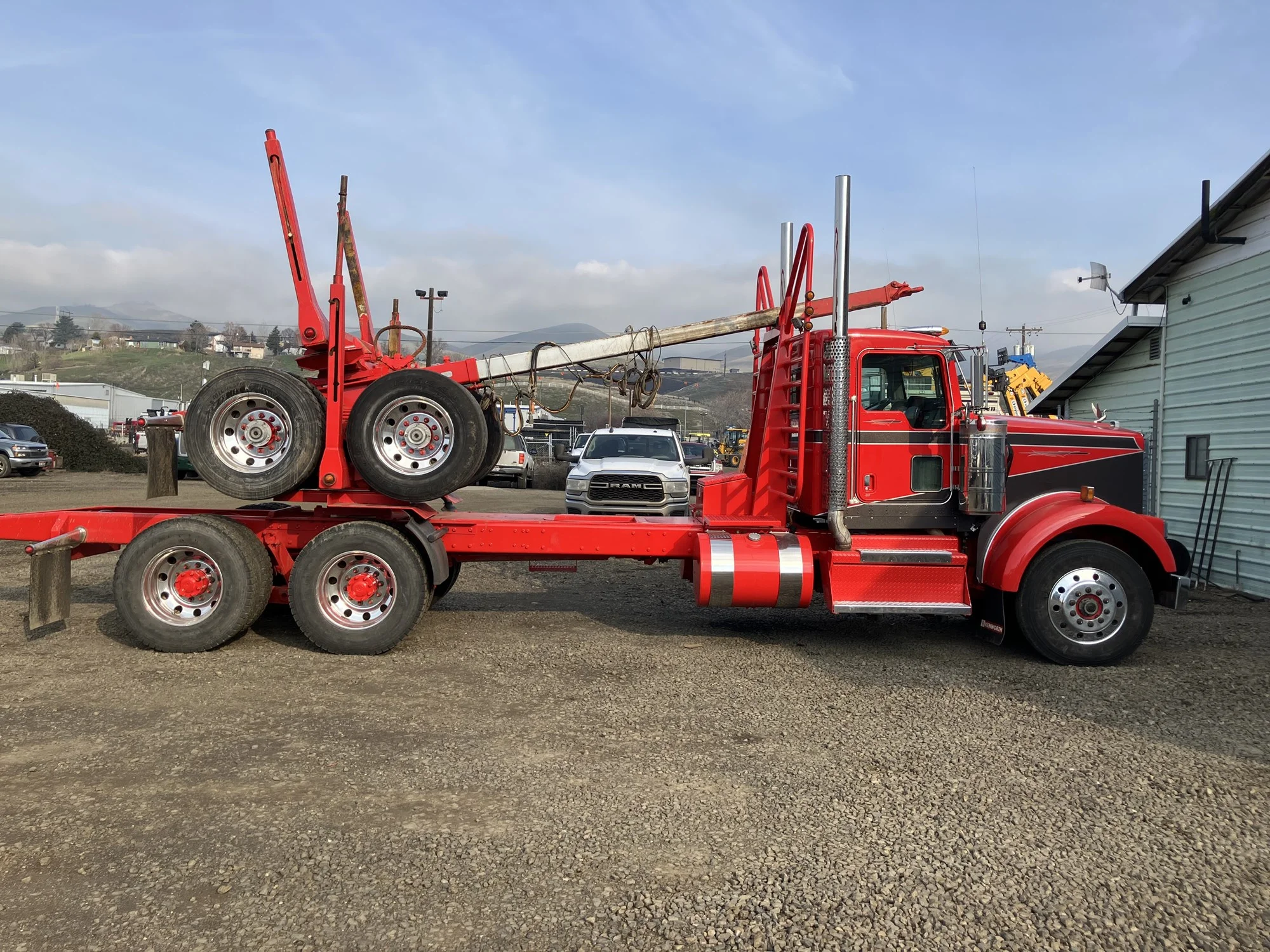2020 Kenworth W900 - image 4