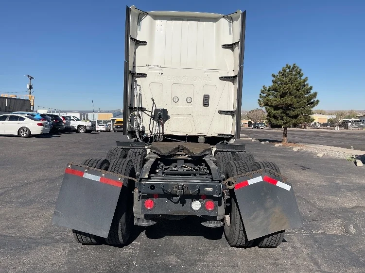 2023 International LT - image 6