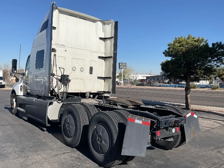 2023 International LT - image 5