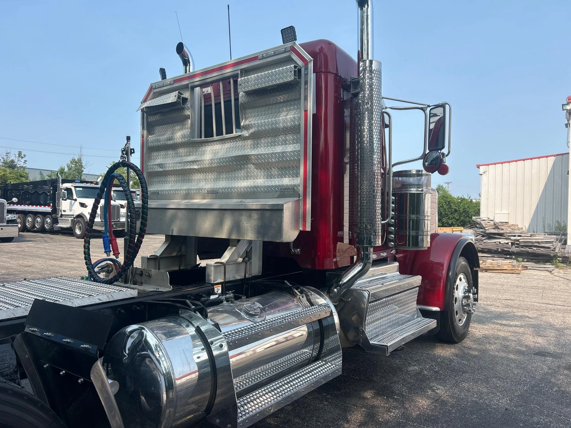 2024 Peterbilt 389 in Zanesville, OH — photo 4