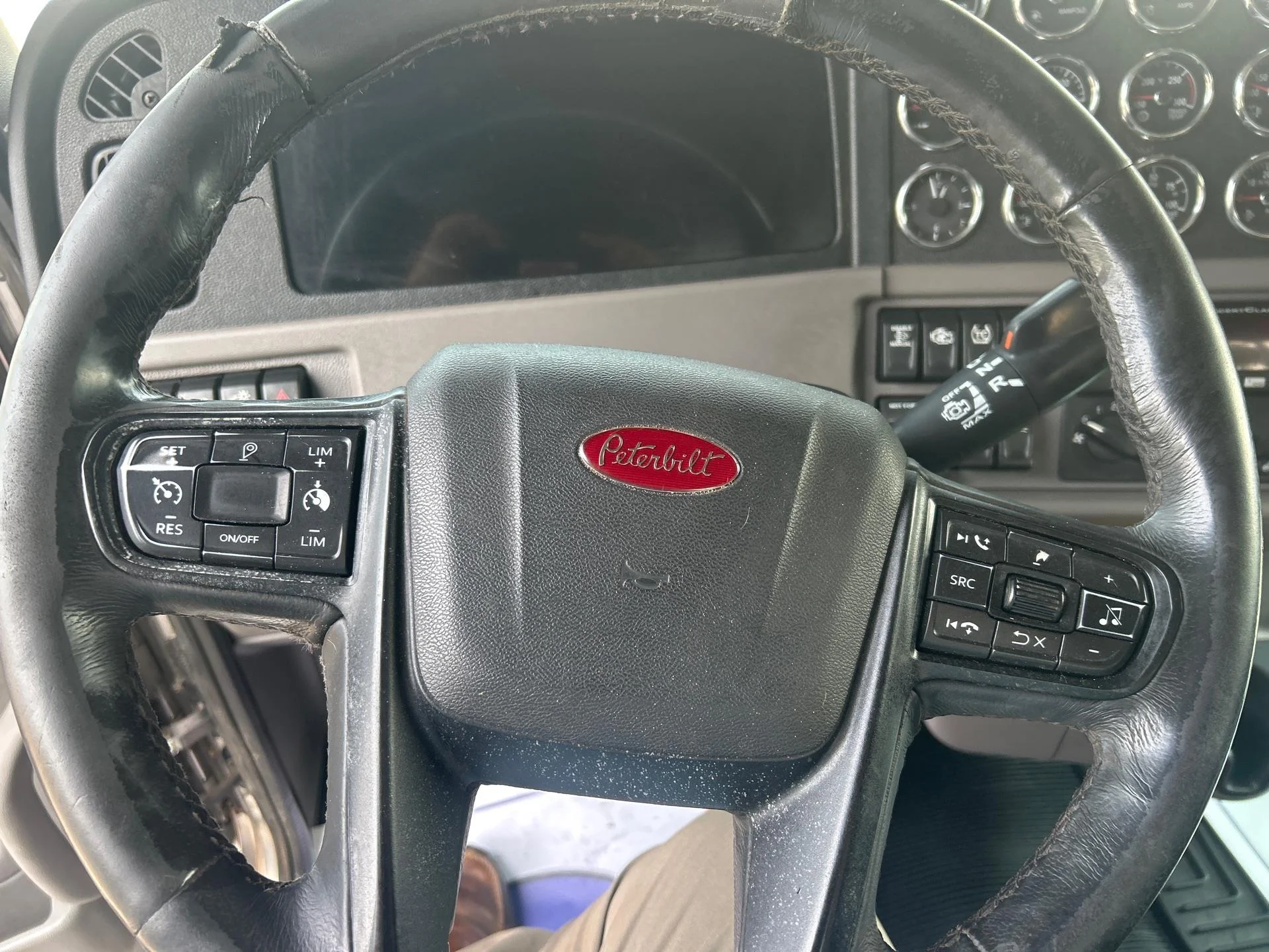 2024 Peterbilt 389 in Zanesville, OH — photo 18