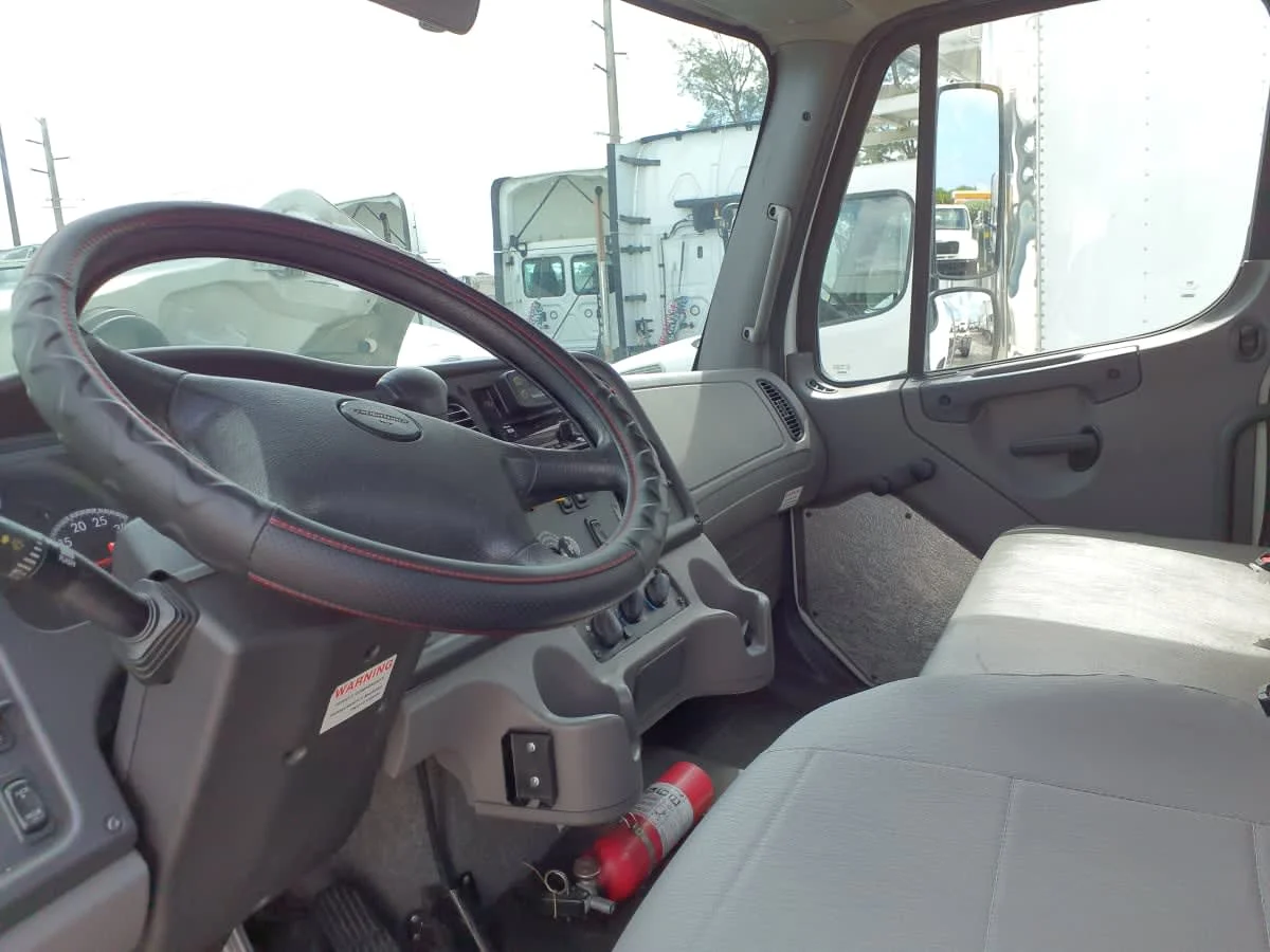 2020 Freightliner M2 106 in Miami, FL — photo 7