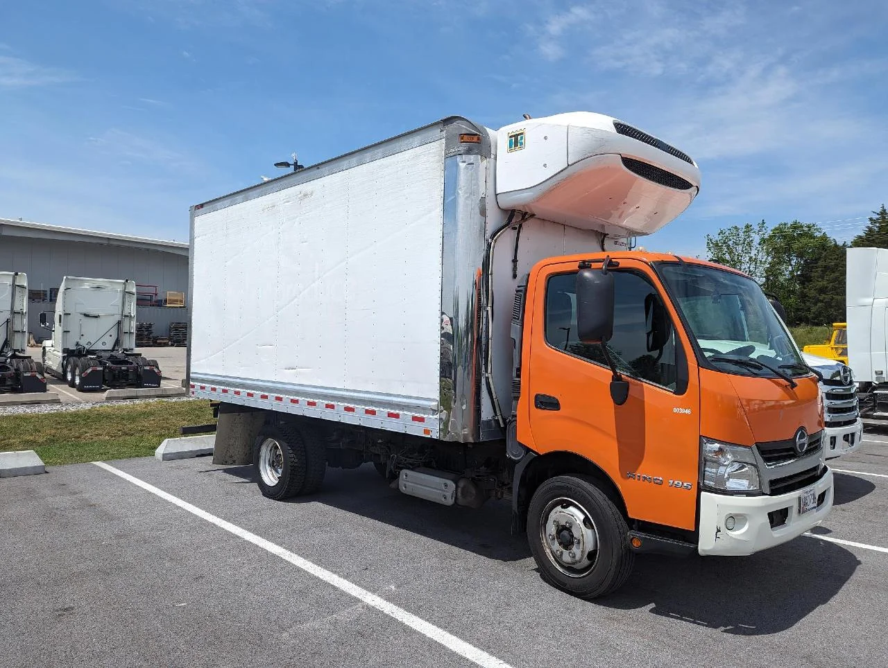 2017 Hino 195 in Linthicum Heights, MD — photo 3
