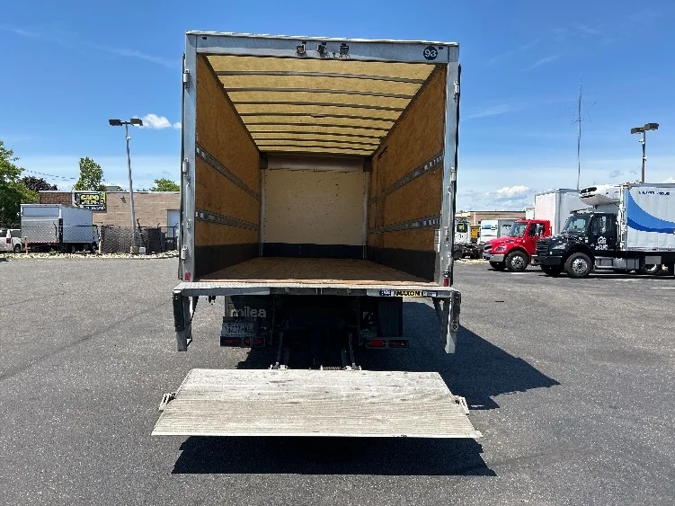 2021 Isuzu NQR in West Babylon, NY — photo 9
