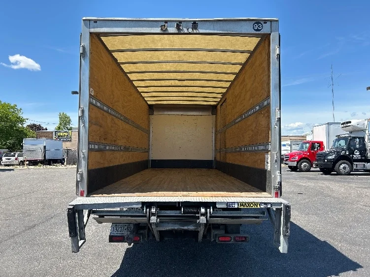 2021 Isuzu NQR in West Babylon, NY — photo 8