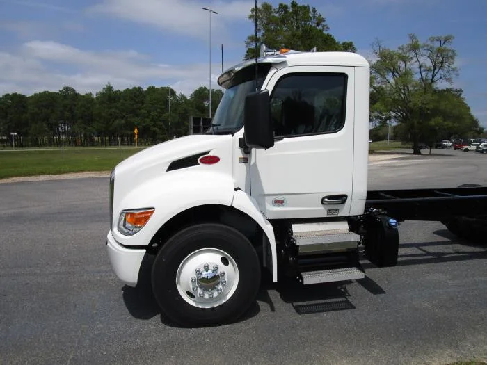 2025 Peterbilt 537 in Mobile, AL — photo 8