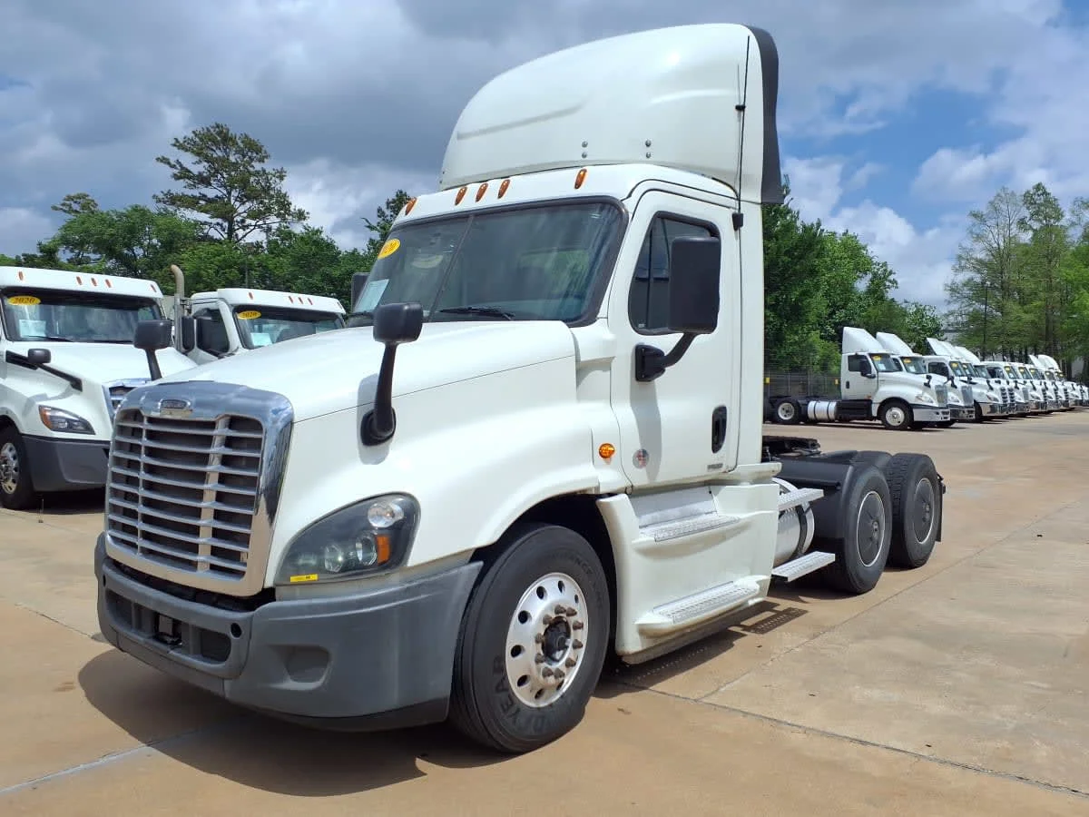 2020 Freightliner Cascadia in Houston, TX