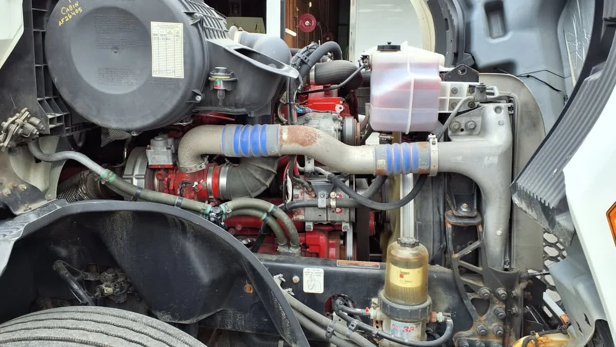 2019 Volvo VNL 860 in Salisbury, MA — photo 10