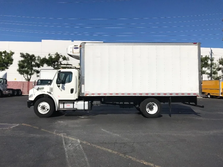 2020 Freightliner M2 106 in Torrance, CA — photo 4