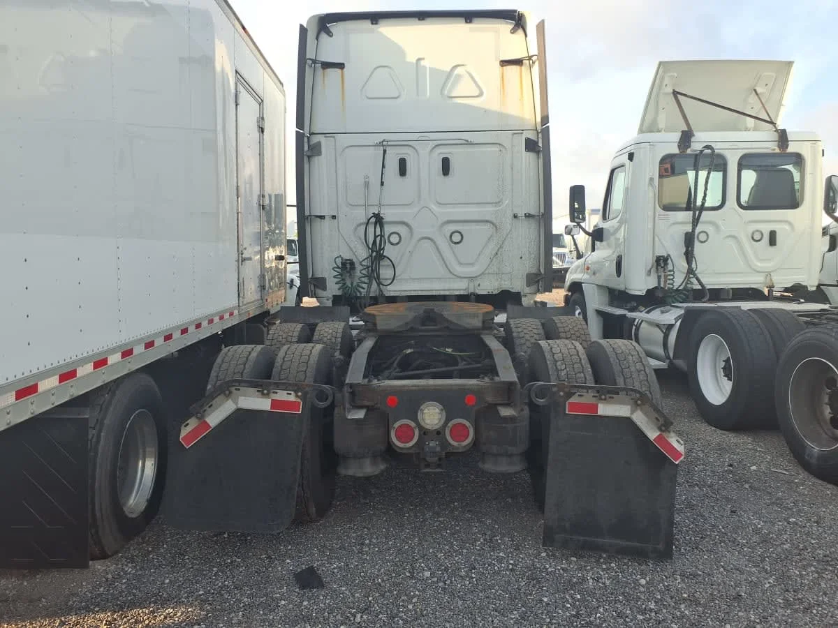 2021 Freightliner Cascadia in Taylor, MI — photo 5