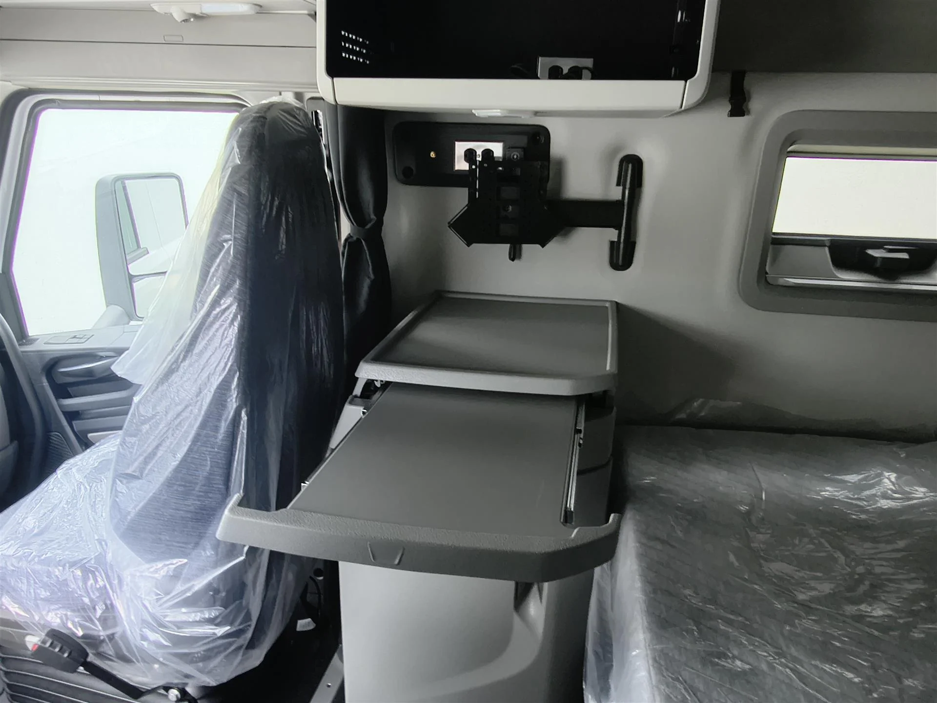 2027 Volvo VNL 860 in Fort Lauderdale, FL — photo 18