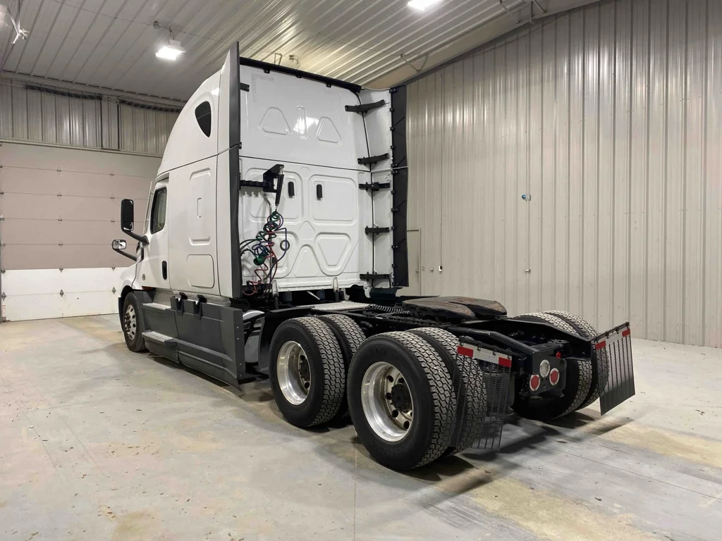 2024 Freightliner Cascadia in Sioux Falls, SD — photo 5