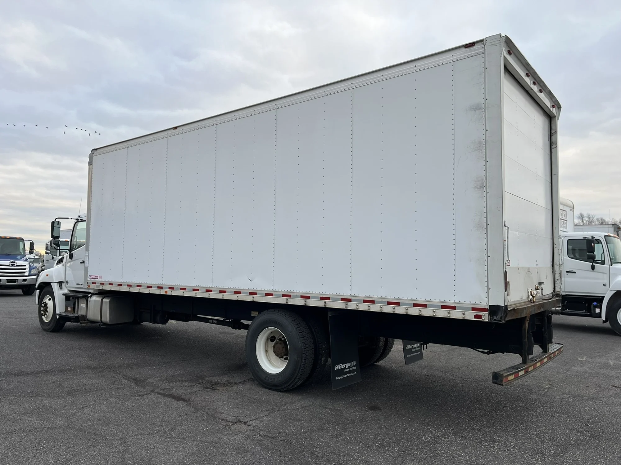 2020 Hino 268 in Trenton, NJ — photo 6