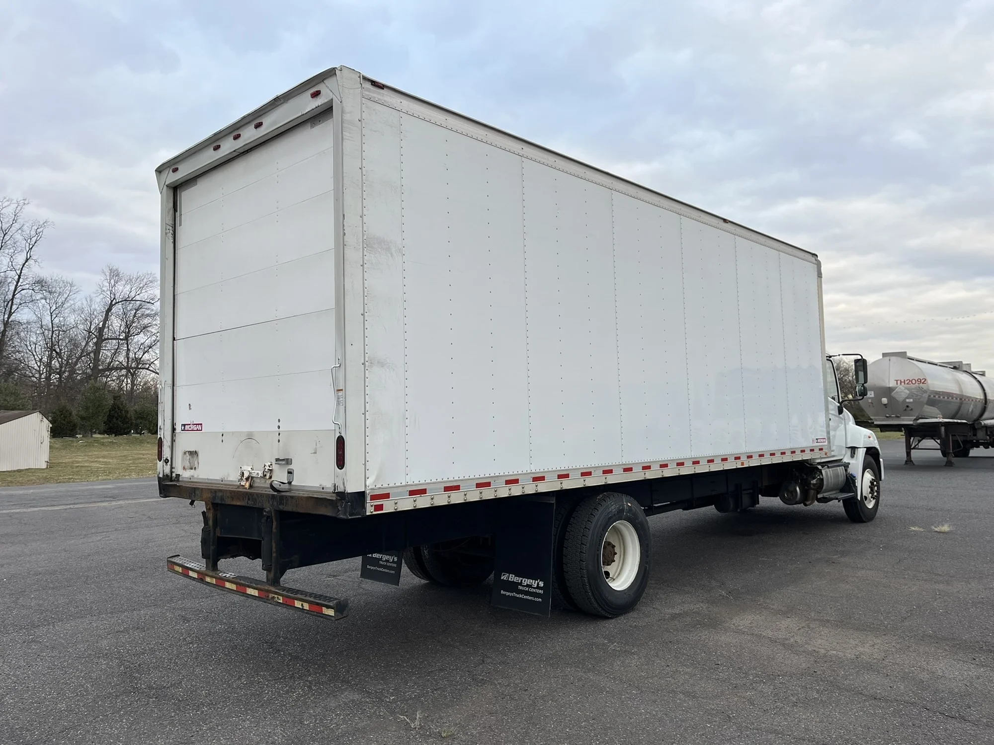 2020 Hino 268 in Trenton, NJ — photo 4