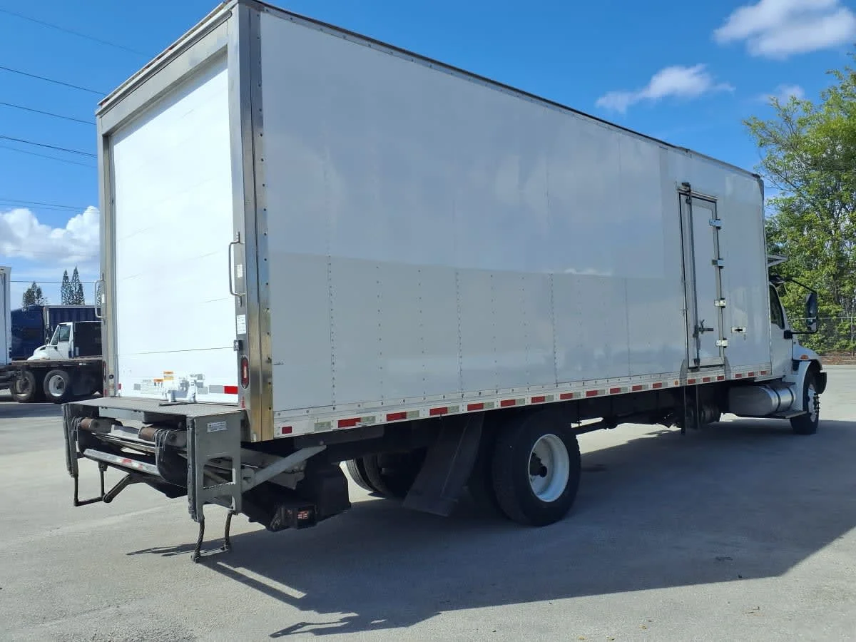 2019 International MV - image 4