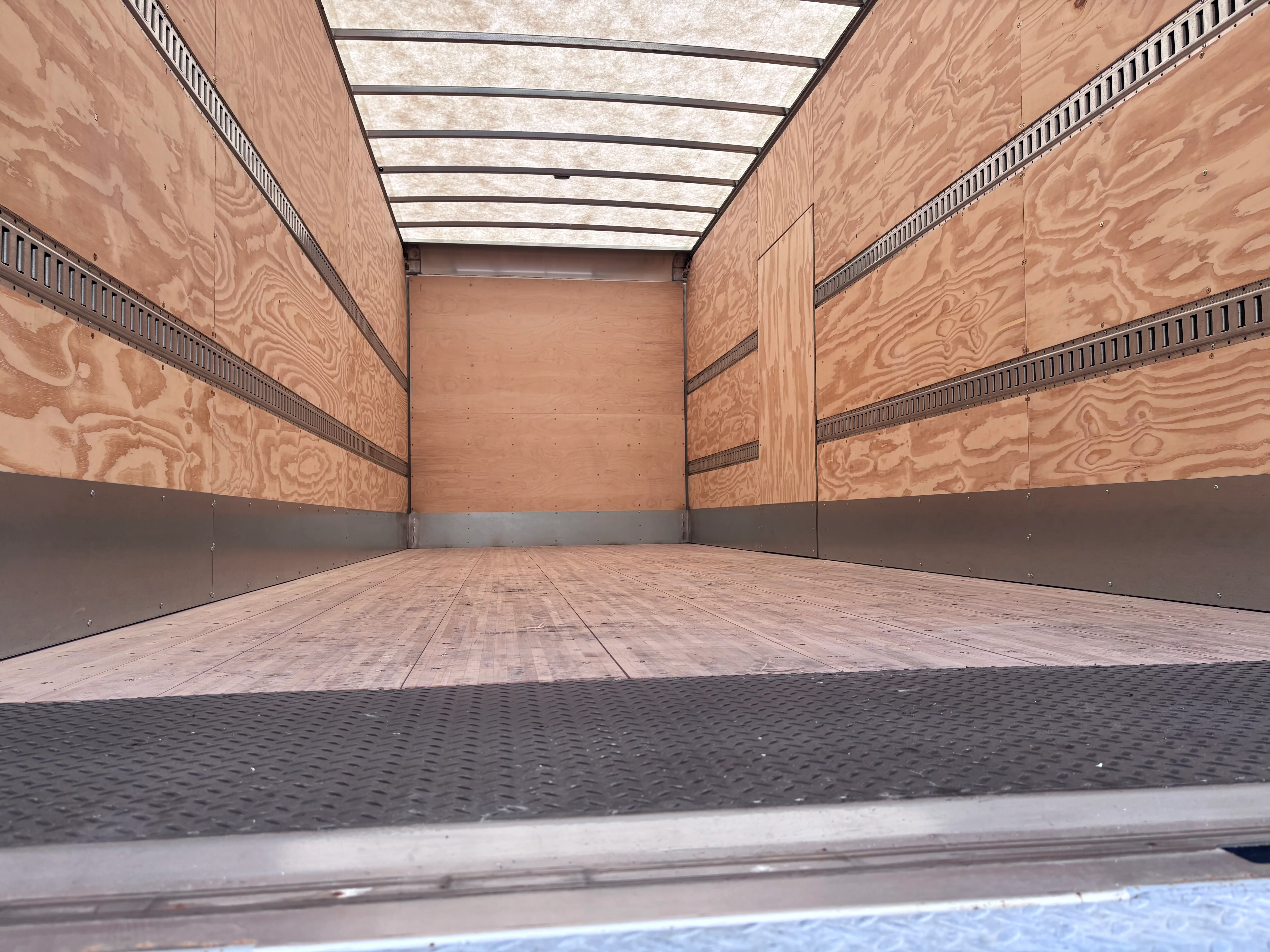 2025 Peterbilt 536 in Des Moines, IA — photo 5