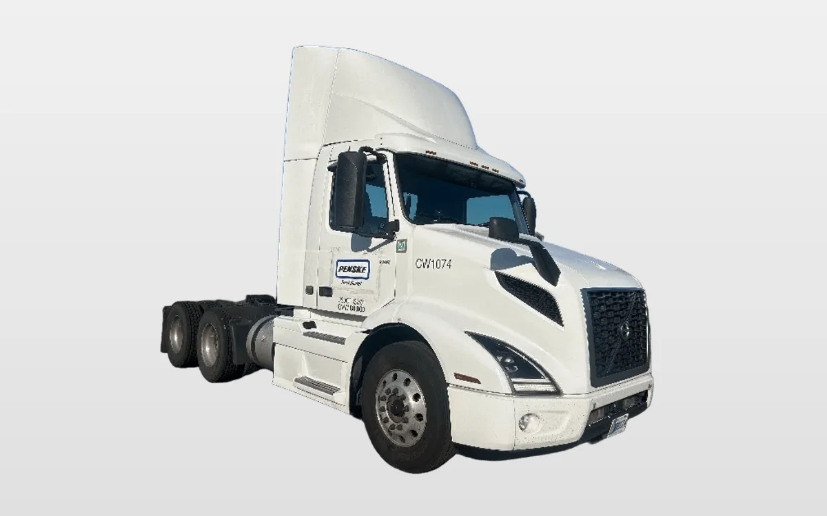 2021 Volvo VNR 640 - image 1